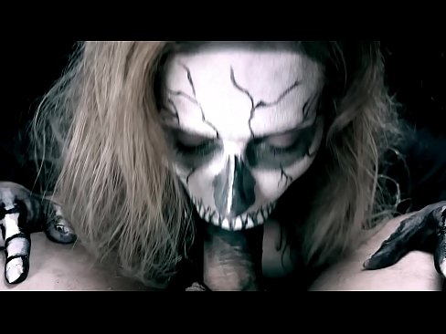 ❤️ Gadis iblis mengisap ayam dengan mulut hitamnya dan menelan air mani. ️ Video seks di id.pornoboden.ru ️❤