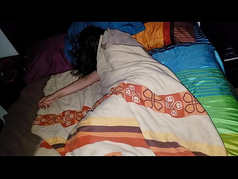 ❤️ Anak tiri memarahi ibu tirinya yang masih muda saat dia tidur. ️ Video seks di id.pornoboden.ru ️❤